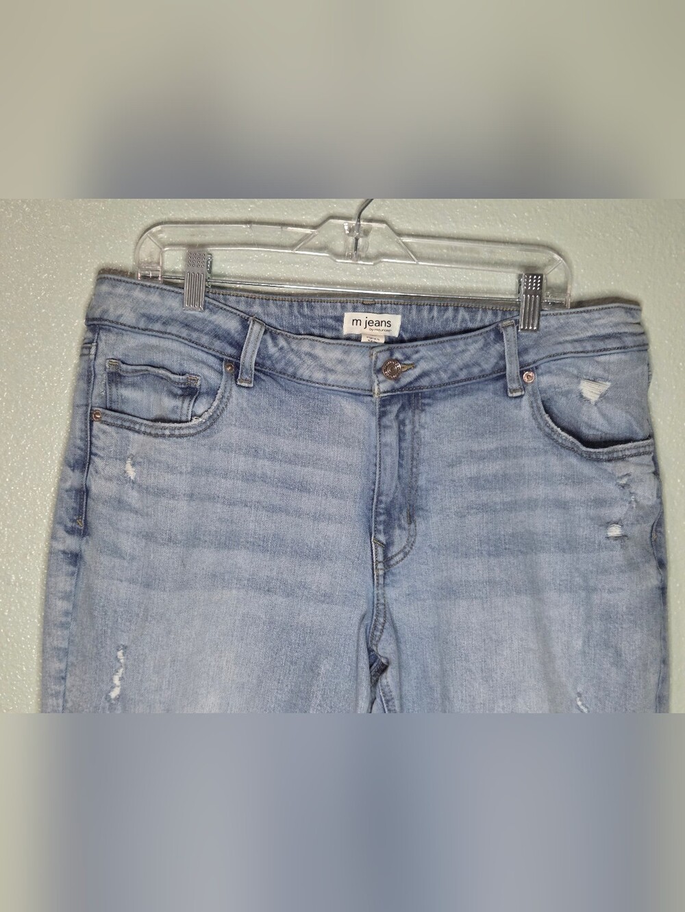 Maurices M Jeans Size 18W Cropped Mom Jeans Light Wash Denim Distressed - Picture 5 of 9